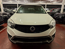 Load image into Gallery viewer, Ssang Yong Korando 2.0 Essence Manuelle 02 / 2016
