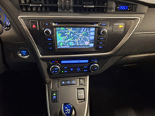 Afbeelding in Gallery-weergave laden, Toyota Auris 1.8 Hybride Automatique 10 / 2014