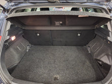 Afbeelding in Gallery-weergave laden, Toyota Auris 1.8 Hybride Automatique 10 / 2014