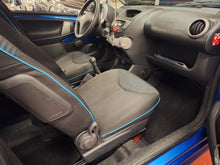 Afbeelding in Gallery-weergave laden, Peugeot 107 1.0 Essence Manuelle 11 / 2013