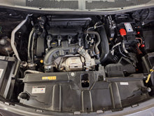Charger l&#39;image dans la galerie, Peugeot 5008 1.6 Essence GT Line Automatique 07 / 2017