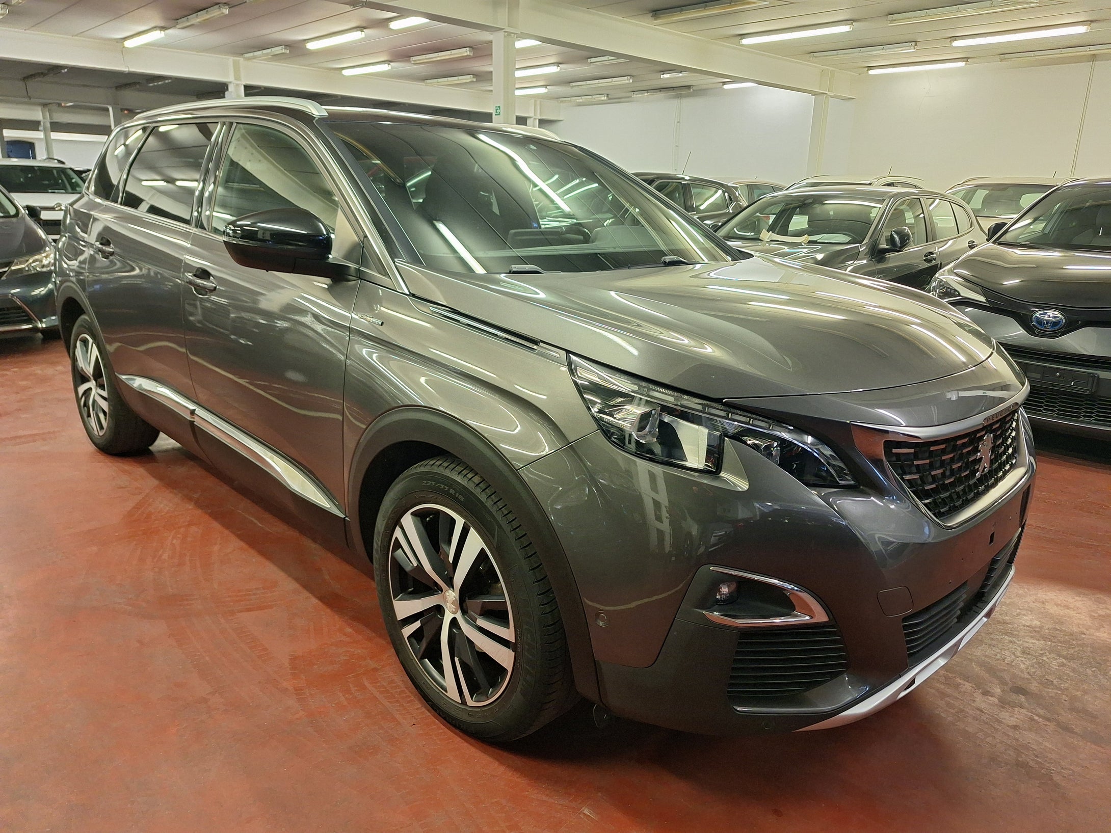 Peugeot 5008 1.6 Essence GT Line Automatique 07 / 2017