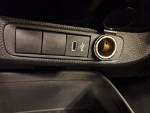 Charger l&#39;image dans la galerie, Toyota Aygo X 1.0 Essence Automatique 03 / 2024