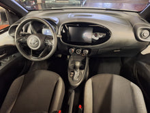 Charger l&#39;image dans la galerie, Toyota Aygo X 1.0 Essence Automatique 03 / 2024