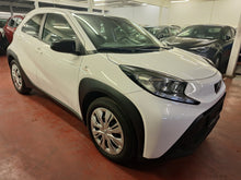 Charger l&#39;image dans la galerie, Toyota Aygo X 1.0 Essence Automatique 03 / 2024