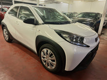 Charger l&#39;image dans la galerie, Toyota Aygo X 1.0 Essence Automatique 03 / 2024