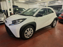Charger l&#39;image dans la galerie, Toyota Aygo X 1.0 Essence Automatique 03 / 2024