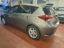 Charger l&#39;image dans la galerie, Toyota Auris 1.8 Hybride Automatique 07 / 2016