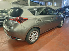 Charger l&#39;image dans la galerie, Toyota Auris 1.8 Hybride Automatique 07 / 2016