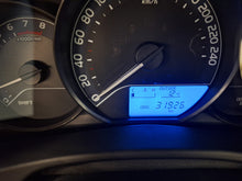 Charger l&#39;image dans la galerie, Toyota Auris 1.3 Essence Manuelle 02 / 2016