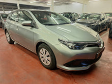 Charger l&#39;image dans la galerie, Toyota Auris 1.3 Essence Manuelle 02 / 2016