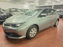 Charger l&#39;image dans la galerie, Toyota Auris 1.3 Essence Manuelle 02 / 2016