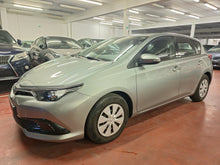 Charger l&#39;image dans la galerie, Toyota Auris 1.3 Essence Manuelle 02 / 2016