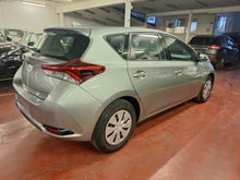 Charger l&#39;image dans la galerie, Toyota Auris 1.3 Essence Manuelle 02 / 2016