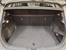 Charger l&#39;image dans la galerie, Toyota Auris 1.8 Hybride Automatique 08 / 2016