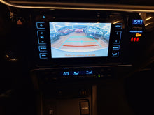 Charger l&#39;image dans la galerie, Toyota Auris 1.8 Hybride Automatique 08 / 2016