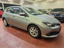 Charger l&#39;image dans la galerie, Toyota Auris 1.8 Hybride Automatique 08 / 2016