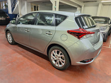 Charger l&#39;image dans la galerie, Toyota Auris 1.8 Hybride Automatique 08 / 2016