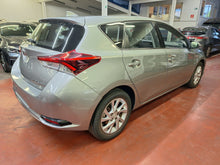 Charger l&#39;image dans la galerie, Toyota Auris 1.8 Hybride Automatique 08 / 2016