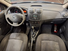 Afbeelding in Gallery-weergave laden, Dacia Sandero 1.2 Essence Manuelle 03 / 2015