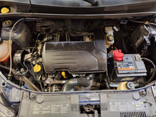 Afbeelding in Gallery-weergave laden, Dacia Sandero 1.2 Essence Manuelle 03 / 2015