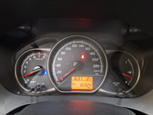 Charger l'image dans la galerie, Toyota Yaris 1.0 Essence Manuelle 01 / 2015