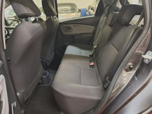 Charger l'image dans la galerie, Toyota Yaris 1.0 Essence Manuelle 01 / 2015