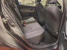 Charger l'image dans la galerie, Toyota Yaris 1.0 Essence Manuelle 01 / 2015