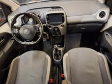 Load image into Gallery viewer, Toyota Aygo 1.0 Essence Manuelle 03 / 2021