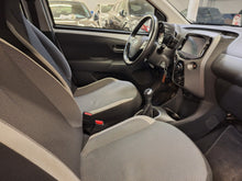 Load image into Gallery viewer, Toyota Aygo 1.0 Essence Manuelle 03 / 2021