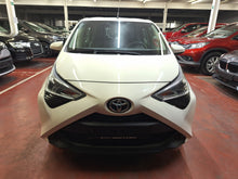 Load image into Gallery viewer, Toyota Aygo 1.0 Essence Manuelle 03 / 2021