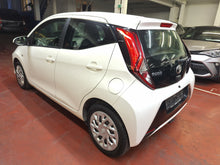 Load image into Gallery viewer, Toyota Aygo 1.0 Essence Manuelle 03 / 2021
