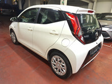 Load image into Gallery viewer, Toyota Aygo 1.0 Essence Manuelle 03 / 2021
