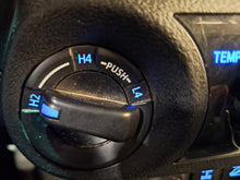 Afbeelding in Gallery-weergave laden, Toyota Hilux 2.4 Diesel Manuelle 03 / 2018