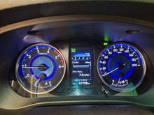 Load image into Gallery viewer, Toyota Hilux 2.4 Diesel 4x4 Manuelle 12 / 2016