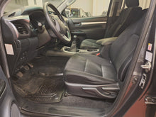 Load image into Gallery viewer, Toyota Hilux 2.4 Diesel 4x4 Manuelle 12 / 2016