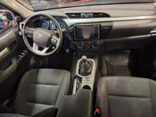 Load image into Gallery viewer, Toyota Hilux 2.4 Diesel 4x4 Manuelle 12 / 2016