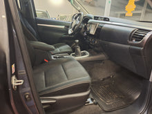 Load image into Gallery viewer, Toyota Hilux 2.4 Diesel 4x4 Manuelle 12 / 2016