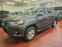 Load image into Gallery viewer, Toyota Hilux 2.4 Diesel 4x4 Manuelle 12 / 2016