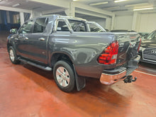Load image into Gallery viewer, Toyota Hilux 2.4 Diesel 4x4 Manuelle 12 / 2016