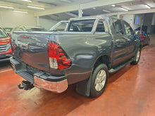 Load image into Gallery viewer, Toyota Hilux 2.4 Diesel 4x4 Manuelle 12 / 2016