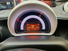 Load image into Gallery viewer, Smart Forfour 1.0 Essence Automatique 06 / 2019