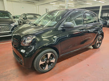 Load image into Gallery viewer, Smart Forfour 1.0 Essence Automatique 06 / 2019