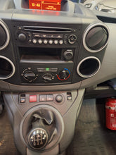 Charger l'image dans la galerie, Peugeot Partner 1.6 Diesel Manuelle 01 / 2017