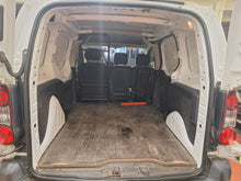 Charger l'image dans la galerie, Peugeot Partner 1.6 Diesel Manuelle 01 / 2017