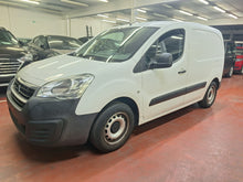 Charger l'image dans la galerie, Peugeot Partner 1.6 Diesel Manuelle 01 / 2017