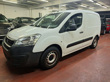 Charger l'image dans la galerie, Peugeot Partner 1.6 Diesel Manuelle 01 / 2017