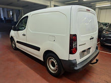 Charger l'image dans la galerie, Peugeot Partner 1.6 Diesel Manuelle 01 / 2017