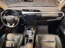 Load image into Gallery viewer, Toyota Hilux 2.4 Diesel Automatique 02 / 2018