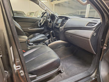 Afbeelding in Gallery-weergave laden, Mitsubishi L200 2.4 Diesel Manuelle 05 / 2019